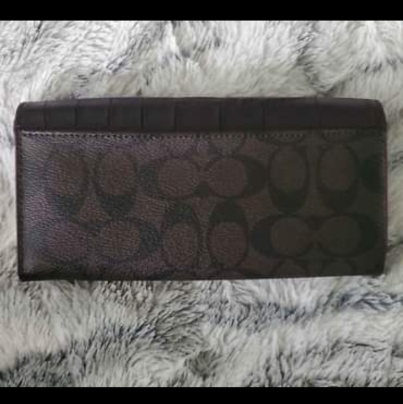 Coach Envelope Wallet - Picture 4 of 4